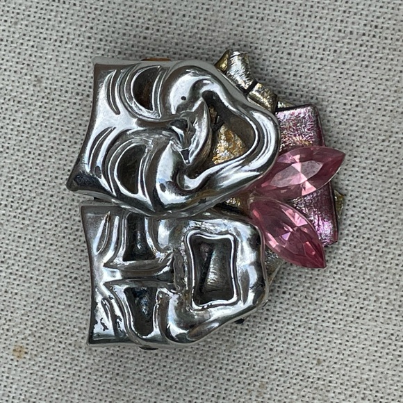 Vintage signed theater masks brooch - Picture 3 of 9